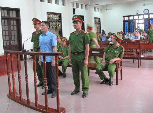 Dương Tự Trọng chịu thêm 15 tháng tù giam về tội "Lợi dụng chức vụ, quyền hạn trong khi thi hành công vụ"
