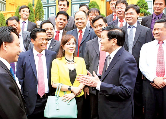 Chủ tịch nước Trương Tấn Sang gặp mặt doanh nhân trẻ nhận giải thưởng Sao Đỏ năm 2014