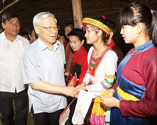 Tổng Bí thư Nguyễn Phú Trọng thăm Khu di tích quốc gia đặc biệt Tân Trào