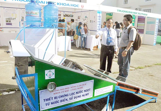 Đại học Nông Lâm Huế thành công với thiết bị chưng lọc nước biển