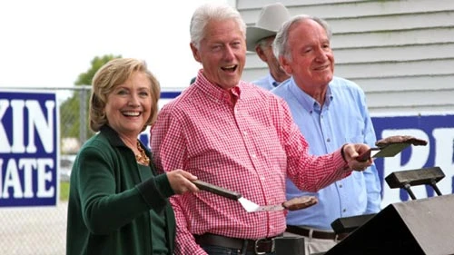 Bà Hillary Clinton hé lộ khả năng tranh cử Tổng thống