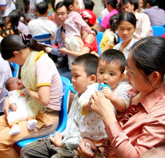 Mất cân bằng giới tính khi sinh: Việt Nam sẽ dư thừa 2,3 - 4,3 triệu nam giới