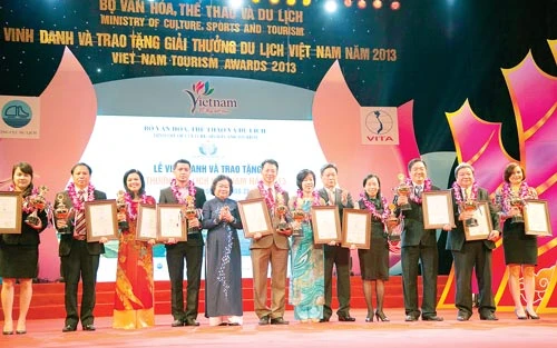 Fiditour 14 năm liên tiếp nhận Giải thưởng Du lịch Việt Nam