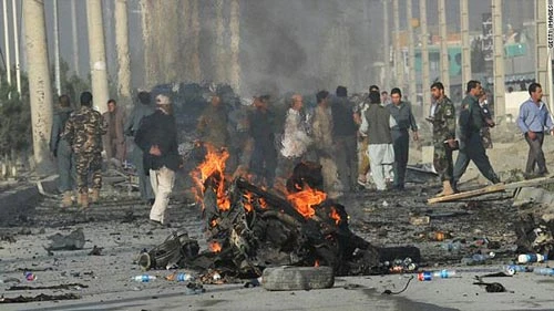Đánh bom kép tại Afghanistan, 28 người chết và bị thương