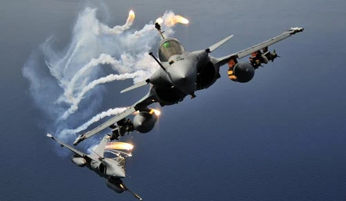 Pháp tăng cường không kích chống IS tại Iraq