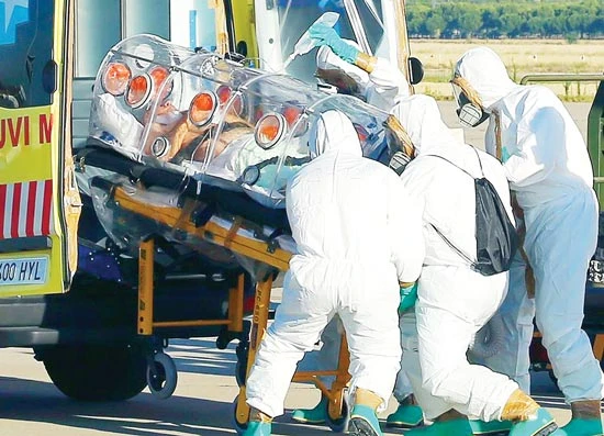 EU lo ngại Ebola lây lan toàn khối