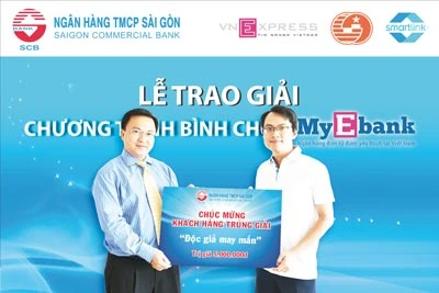 SCB trao thưởng cho khách hàng trúng giải my Ebank