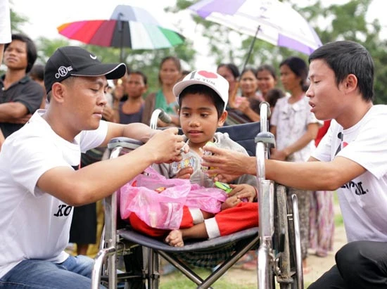 Vì trẻ nghèo vùng cao Kon Tum