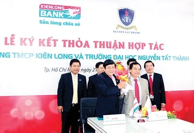 Kienlongbank ký kết hợp tác với Đại học Nguyễn Tất Thành