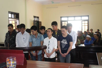 Hà Tĩnh: Nhóm bị cáo phá tài sản tại trụ sở xã Bắc Sơn lãnh án tù