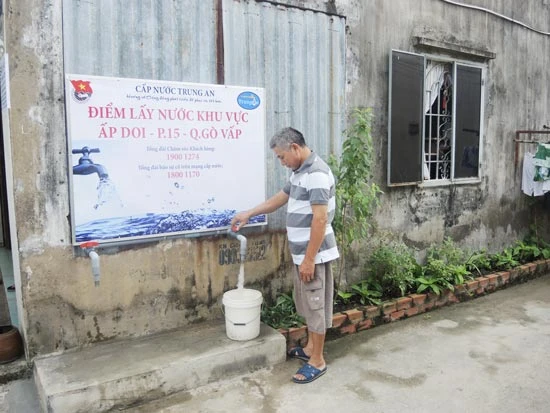 TPHCM: Cấp nước sạch cho 600 hộ dân ấp Doi, quận Gò Vấp