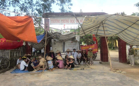 Vụ phản đối sáp nhập trường ở Hà Tĩnh: Bắt 2 đối tượng gây rối trật tự công cộng