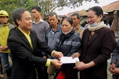 Quảng Bình: Taxi Tiên Sa hỗ trợ nạn nhân cháy chợ Ba Đồn