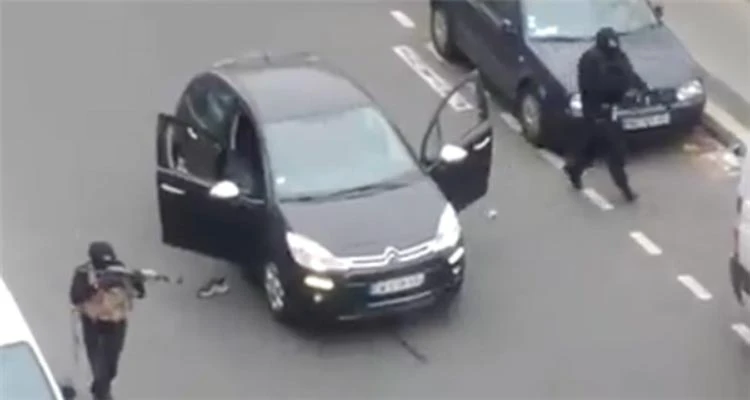 Tấn công khủng bố ở Paris, 12 người chết