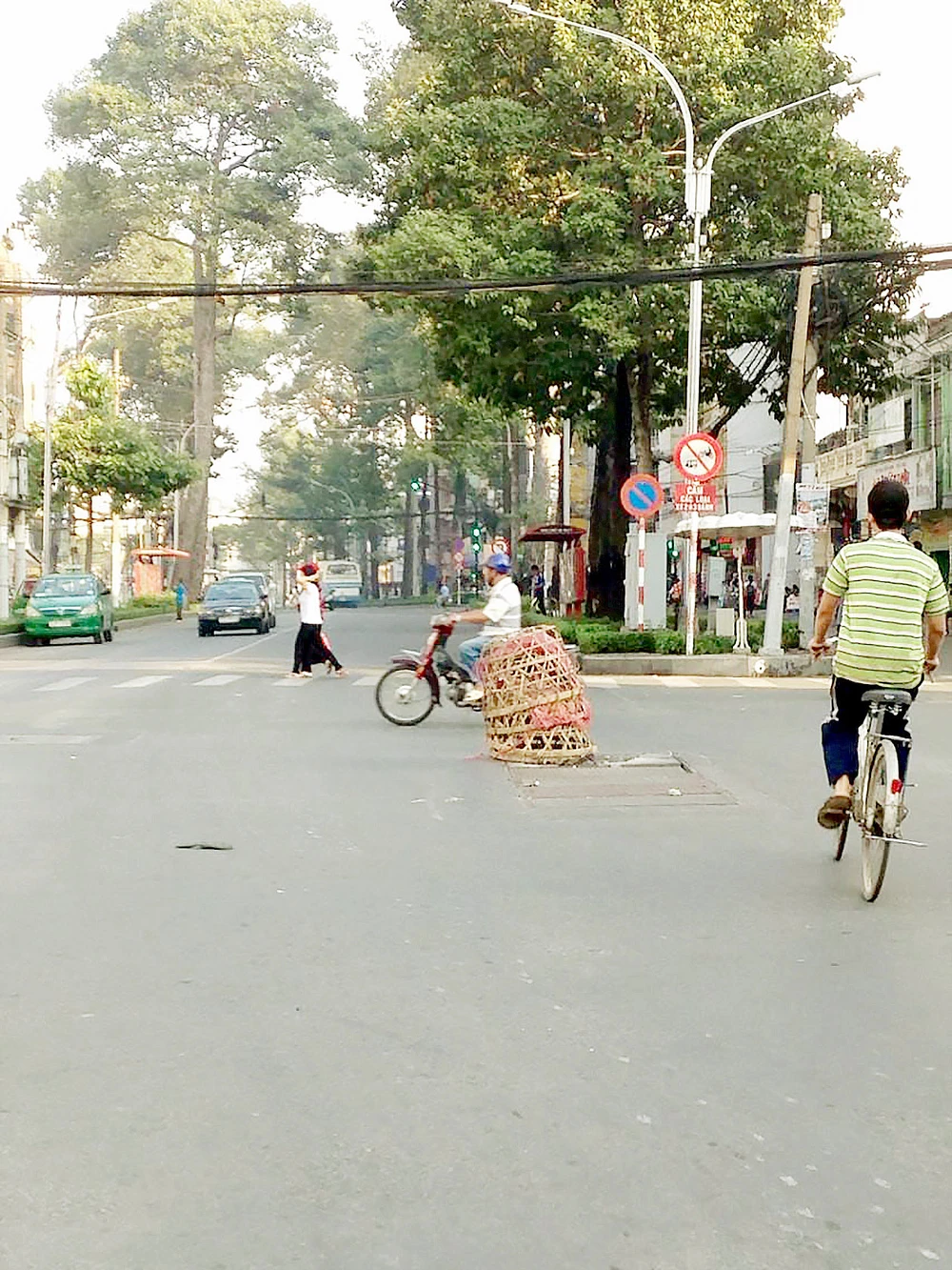 “Chuồng gà” giữa phố