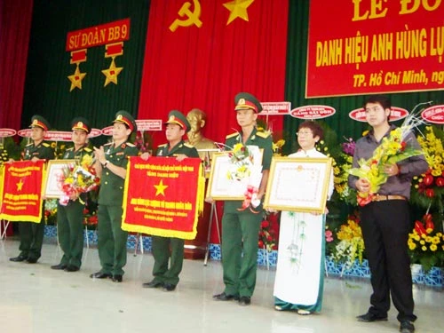Phong và truy tặng danh hiệu Anh hùng Lực lượng vũ trang nhân dân cho 2 tập thể và 1 cá nhân của Sư đoàn 9