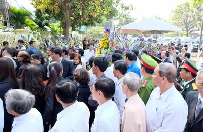 Lãnh đạo cấp cao đến viếng đồng chí Nguyễn Bá Thanh - "Tiễn biệt người cán bộ tận tuỵ, dám nghĩ, dám làm"