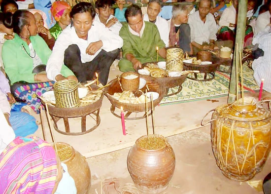 Ma Coong mùa tết vui