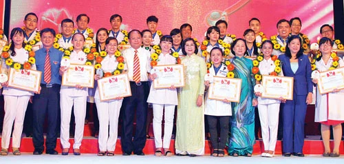Giải thưởng Phạm Ngọc Thạch lần IV năm 2015: Tuyên dương 29 thầy thuốc trẻ tiêu biểu