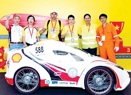 Cuộc thi chế tạo xe tiết kiệm nhiên liệu Shell Eco Marathon 2015: Đại học Lạc Hồng vô địch