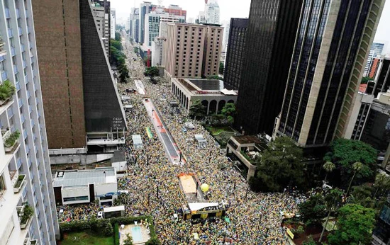 Brazil: Hơn 1 triệu người biểu tình phản đối Tổng thống trên toàn quốc
