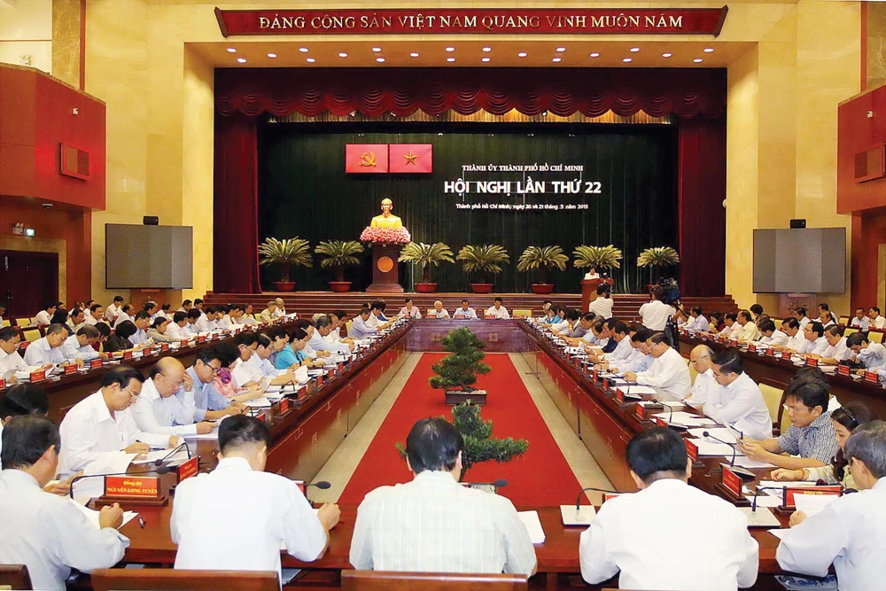 Thông báo Hội nghị lần thứ 22 Ban Chấp hành Đảng bộ thành phố Hồ Chí Minh khóa IX