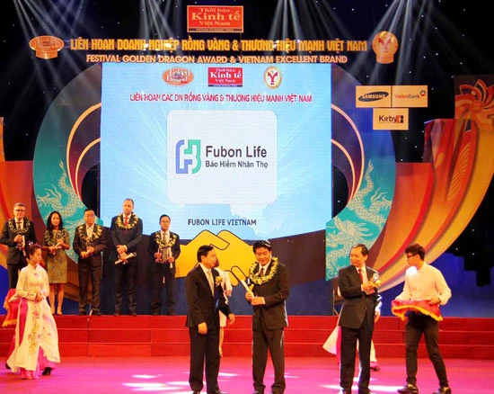 Fubon Life Việt Nam tiếp tục nhận giải thưởng Rồng Vàng