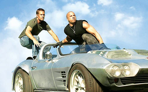 Fast & Furious 7: “Bom tấn” của cảm xúc và đam mê