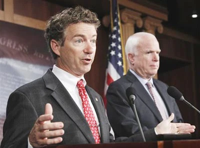 Thượng nghị sĩ John McCain và Rand Paul tuyên bố tranh cử vào năm 2016