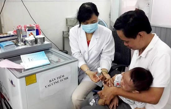 Gần 6.000 trẻ được tiêm vaccine Quinvaxem an toàn tại điểm tiêm dịch vụ