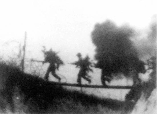 Ngày 13-4-1975, Chiến dịch Xuân Lộc thay đổi cách đánh