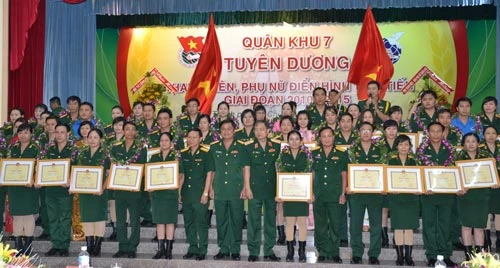 Quân khu 7 tuyên dương 100 gương thanh niên, phụ nữ điển hình tiên tiến