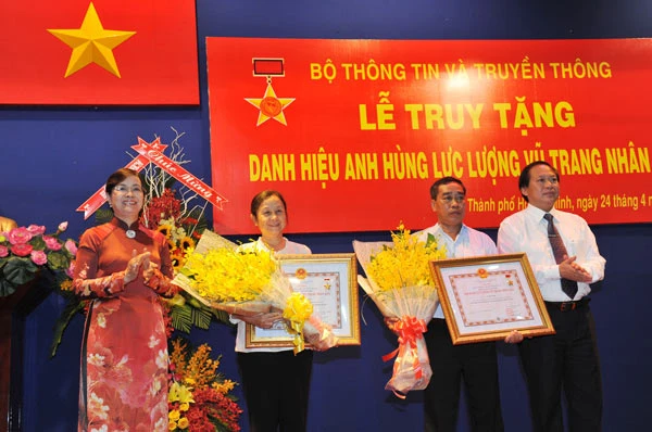 Truy tặng danh hiệu Anh hùng LLVTND cho 2 cá nhân ngành Thông tin và Truyền thông