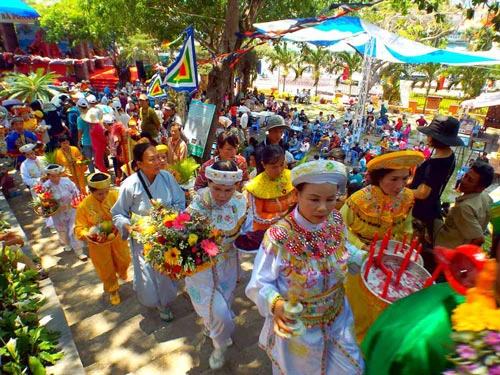 Khai hội Tháp Bà Ponagar Nha Trang