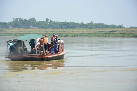 Nghệ An: Tắm sông 2 học sinh bị nước cuốn trôi