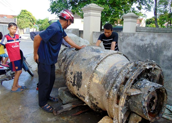 Hà Tĩnh: Phát hiện thiết bị máy bay rơi trên biển