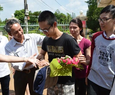 Đắk Lắk: Đình chỉ thi hành án học sinh bị áp giải tại trường học