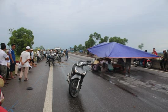 Hà Tĩnh: Tai nạn giao thông, QL1A bị ách tắc nhiều giờ