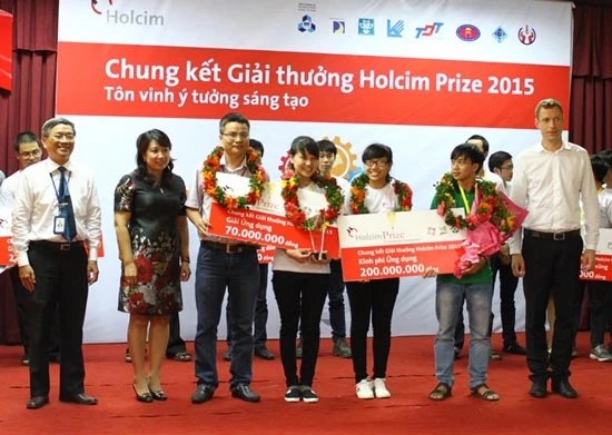 Sinh viên ĐH Bách Khoa và ĐH Đà Nẵng đoạt giải ứng dụng Holcim Prize 2015