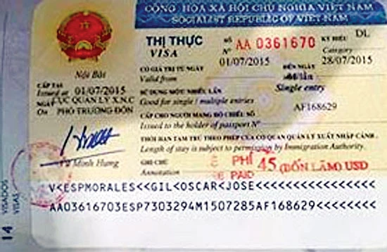 Sân bay Nội Bài vẫn thu phí visa của du khách Tây Ban Nha!?
