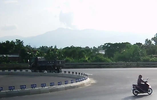 Người dân cung cấp video clip nghi rải hóa chất phá hoại quốc lộ 1A
