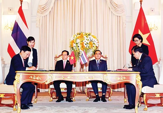 Việt Nam - Thái Lan cam kết tiếp tục hợp tác chặt chẽ