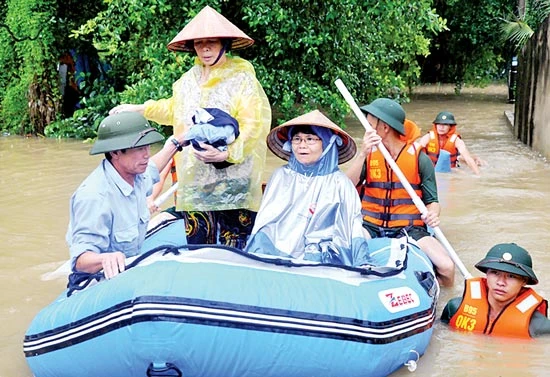Quảng Ninh vẫn chìm trong biển nước