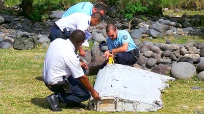 Đưa mảnh vỡ nghi của máy bay MH370 về Pháp kiểm tra