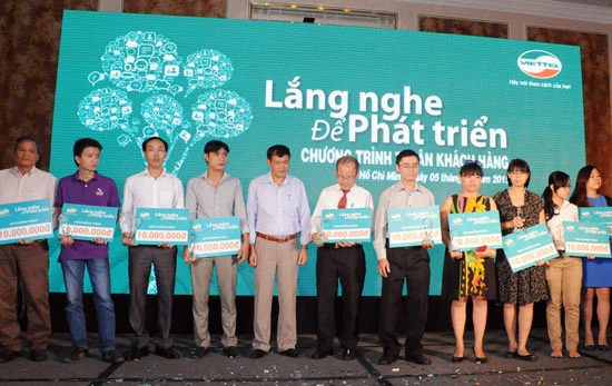 Viettel trao thưởng cho khách hàng đóng góp ý kiến thiêt thực