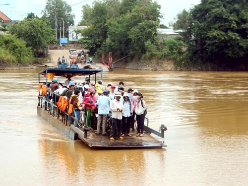 Ẩn họa những chuyến đò ngang