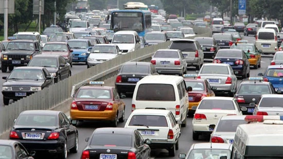 Nhập khẩu và tiêu thụ ô tô tăng mạnh