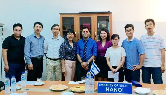 4 sinh viên Việt Nam tham dự hội thảo khoa học lớn nhất thế giới tại Israel