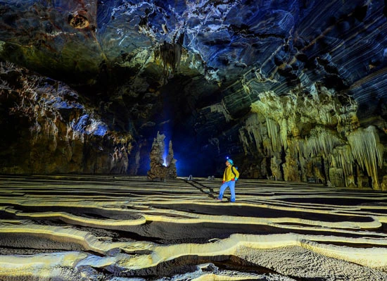 Quảng Bình: Hang động bên ngoài Phong Nha-Kẻ Bàng được đưa vào tour mạo hiểm