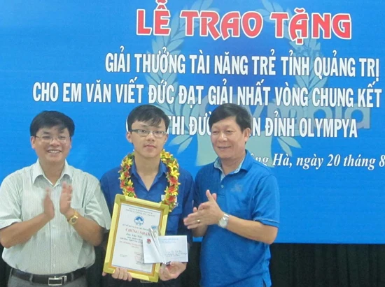 Vinh danh nhà vô địch Đường lên đỉnh Olympia 2015